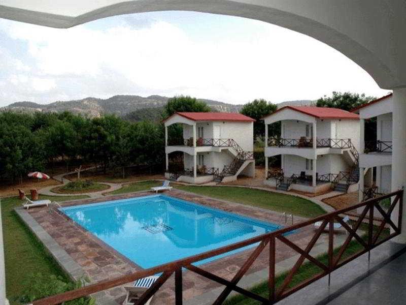 Tiger Den Resort Khilchīpur エクステリア 写真